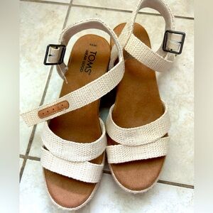 NEW TOMs sandals size 6